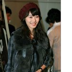 '시사회' <b>따땃</b>한 털모자로 멋낸 김선아vs윤소이 더워보여~