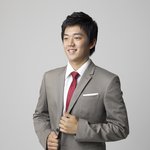 <b>어색</b>해도 귀여워! 이용대 화보사진