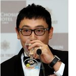 6살 연하인 <b>신부</b>를 얻은 이병진, 사랑의 키스 쪽!