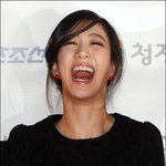 려원의 <b>목젖</b>이 궁금했던 기자는 결국...(사진 有)