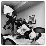 베개싸움도 기싸움이다!! - 기선 제압용 베개