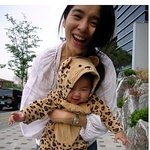 션 품에 안긴 하랑이, 클수록 <b>정혜영</b> 닮아가넹~