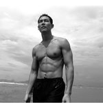 근육 터질 듯한 이정재, 남자냄새가 물씬 나는 화보!