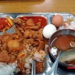 학교 <b>급식</b>이 이정도는 되야