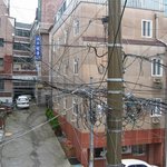 머리가 아파서 <b>창문</b>을 열었다