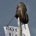 부시에게 신발짝 던진 게 살인 미수?