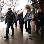 스키장 간다고 <b>신난</b> 힐튼, 발걸음 좀 봐