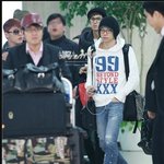 평소에도 <b>후광</b>이 나는 믹키유천...공항에서 직찍사!