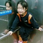 엘레베<b>이터</b>에서 자꾸 이렇게 장난을친답니다...휴..걱정이에요