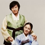 한복이 잘 어울리는 연예인 커플들