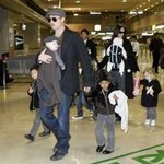 일본 <b>방문</b>한 브래드피트 - 안젤리나 졸리 가족!