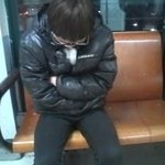 <b>역전</b>에서 친구 패딩 지퍼가 고장났어요