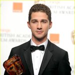 샤이아 라보프, <b>수염</b> 깎고 급회춘