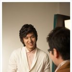 <b>던킨</b> 광고찍는 이민호, 앉아있어도 기럭지가ㄷㄷㄷ