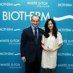 장동건이랑 광고 찍은 <b>려원</b>, 할말없게 만드는 다리 굵기ㄷㄷ