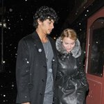 눈오는 <b>날</b> 28살연하 남친과 데이트하는 마돈나!