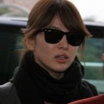 '무신경' 송혜교...중국기자 공항 직찍 <b>동요</b>없어