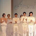 태국에서 <b>앙드레</b>김 패션쇼 참석한 이준기, 신발 굽 너무해ㅠ