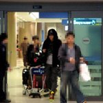 이쁜신발 신고 새벽에 <b>입국</b>한 공항 이준기