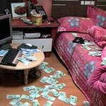 [사진有]술만 먹으면 옷 벗고 돈 세는 나 ..
