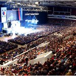 폭발적인 하나님의 권능 으로 러시아를 <b>진동</b>시키다