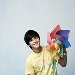 화보촬영 중이 <b>김범</b>~장난꾸러기 같아 >__<