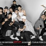 <b>2pm</b> 자켓 촬영장, 닉쿤 다리 찢기에 경악!