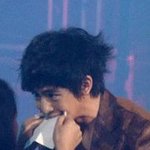 [<b>직캠</b>]컴백 앞두고 긴장한 닉쿤, 땀 닦는 모습