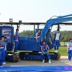 <b>대륙</b>의 노동자 된 슈퍼주니어? 광고 컨셉이 안습ㅠ