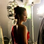 <b>시원</b>한 뒷태 노출 박신혜, 점점 럭셔리해져~