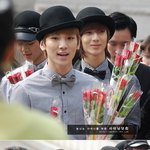 로즈데이 맞이 <b>장미꽃</b> 주는 조금 전 샤이니 직찍!