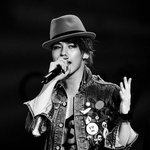 노 전 대통령님 <b>서거</b>날 검은리본 달았던 권지용