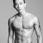 '<b>자동</b> 프리허그' 초절정 인기 연하남들