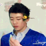 <b>2pm</b> 재범 머리에 꽃 달고 + 축구공 헤어 멋지넹♥