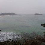 푸른바다와 산 가운데 도시의 <b>일몰</b>...