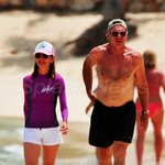 선탠하는 해리슨 <b>포드</b>, 60살 넘은 몸매 맞아?