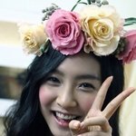 브이<b>홀릭</b>에 빠진 여자스타들, 깜찍작렬!