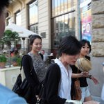 신민아, 프라하 여행 중에 만났어요(직찍) 신기신기! >.<