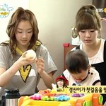 애기보다 더 귀여운 태연~ㅋㅋ