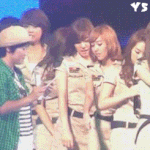 제시카가 벌레에 대처하는 자세.<b>gif</b>