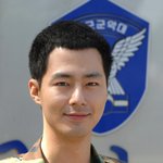 군복이 너무 잘어울리는 남자, 조인성