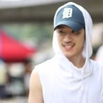만화속 캐릭터 닮은 남자