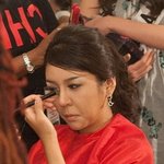 <b>미스</b> 유니버스 대회 속 나리 새 사진들, 코만 보여