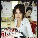 <b>머리만</b> 묶어도 빛나는 송혜교 미모! 비결은..