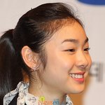 [김연아] <b>아이스쇼</b> 인터뷰 사랑스러운 패션, 눈웃음 귀여워 ~