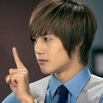 <b>열애</b>설에 휘말린 김현중 최근모습