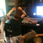 <b>2pm</b> 녹음실 사진! 박진영과 개그 컨셉ㅋㅋ