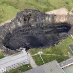 보기만 해도 염통 <b>쫄깃</b>해지는 싱크홀 사진