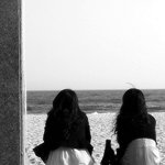 <b>곁</b>에 누군가가 필요할<b>때</b>...