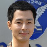 <b>조인성</b> 군대를 가도....머리를 깎아도...